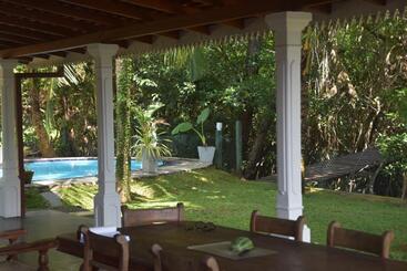 پانسیون Sethra Villa Bentota