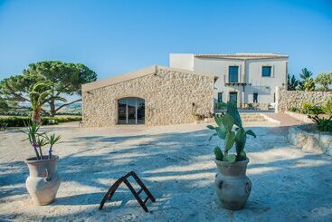 هتل Agriturismo Raffo