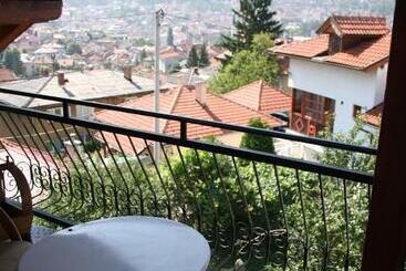 پانسیون Guest House Fena