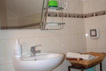پانسیون Guest House Fena