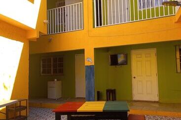 پانسیون Labrish Guest House
