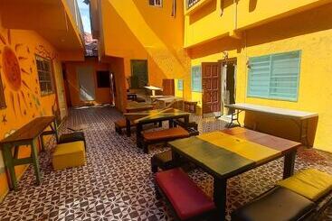 پانسیون Labrish Guest House