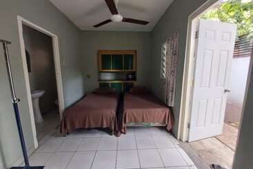 پانسیون Labrish Guest House