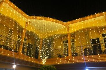 پانسیون Niv Villa