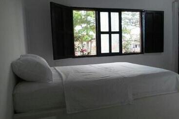 پانسیون Palomino Breeze Hostal