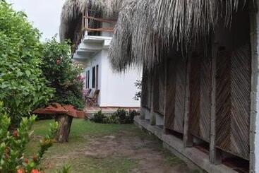 پانسیون Palomino Breeze Hostal