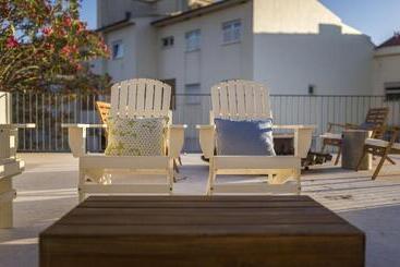 پانسیون Somewhere  Estoril Guesthouse