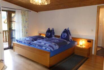 Pension Holzerstube