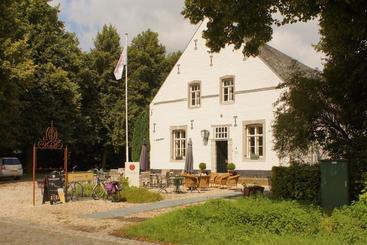 مبيت وإفطار Het Kapelhuis