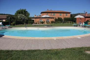 فندق Agriturismo Agrifoglio