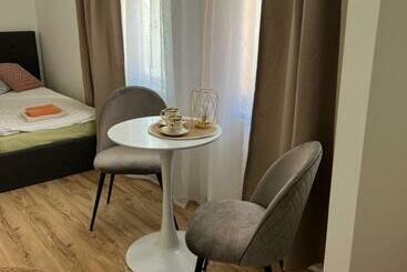پانسیون Edgari Guesthouse