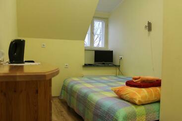 پانسیون Edgari Guesthouse