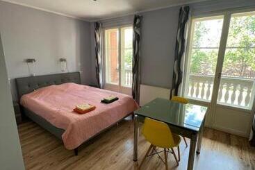 پانسیون Edgari Guesthouse