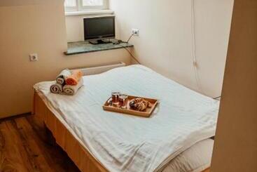 پانسیون Edgari Guesthouse