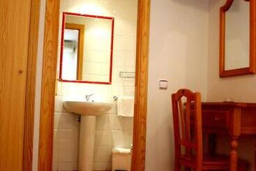 Hostal La Granja - Yunquera de Henares