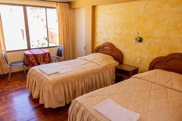 پانسیون Hostal Sonia