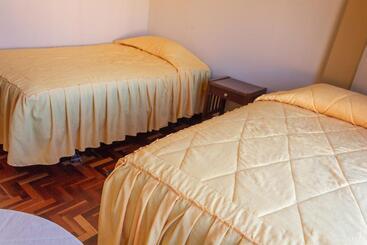 پانسیون Hostal Sonia
