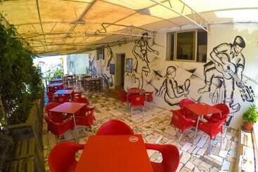پانسیون Residencial Sintanton Trekking