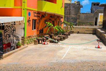 پانسیون Residencial Sintanton Trekking