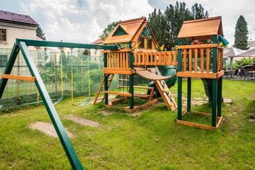 پانسیون Apartments Benešova 6