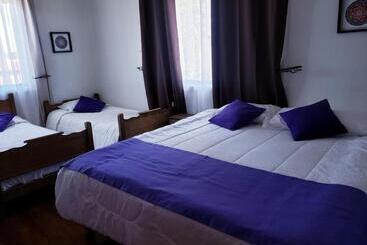 پانسیون Hostal Arrayan