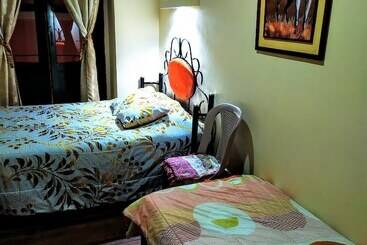 پانسیون Hostal Latitud Ecuem
