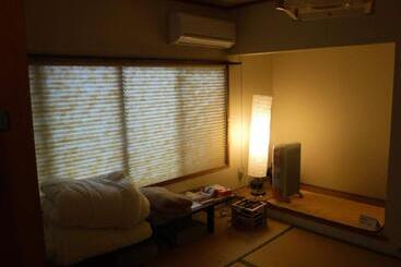 پانسیون Wholeearth Ryokan Hiroshima