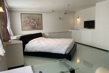 בית מלון כפרי Lake&forest Flower Villa