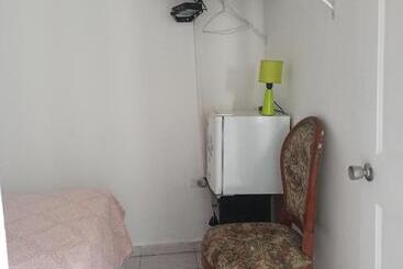 پانسیون Hostal Compostela Inn