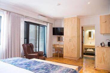 펜션 7 Ackermann Place Guest House