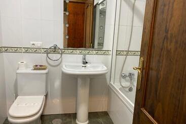 پانسیون Hostal Restaurante La Curva