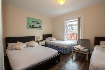پانسیون Franks Serviced Accommodation