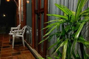 پانسیون Selavi Resort Bentota