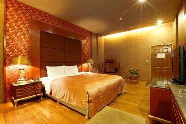 Treasure Island Motel Fengshan