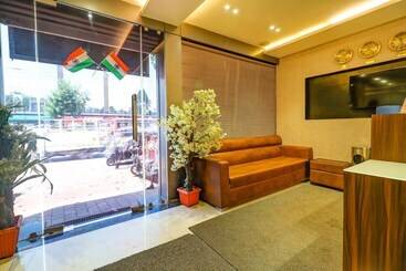 Fabhotel Grand Heritage   Nr Bkc