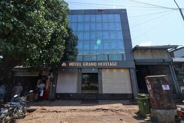 Fabhotel Grand Heritage   Nr Bkc