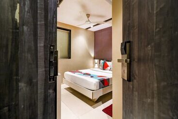 Fabhotel Grand Heritage   Nr Bkc