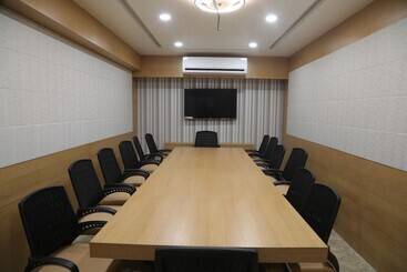 ホテル Aditya Residency