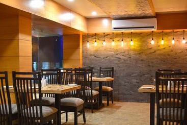 ホテル Aditya Residency