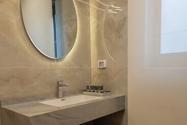 هتل Ankars Suites &