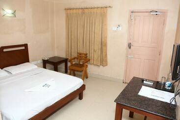 هتل Chitra Lodge