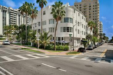 هتل Trouvail Miami Beach