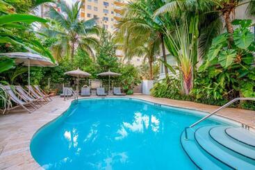 هتل Trouvail Miami Beach
