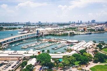 هتل Trouvail Miami Beach