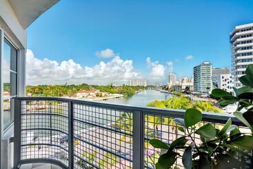 هتل Trouvail Miami Beach