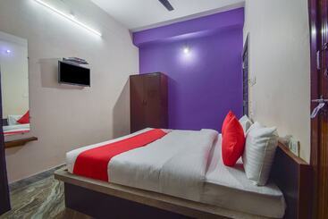 Oyo 29879 Hotel Midtown