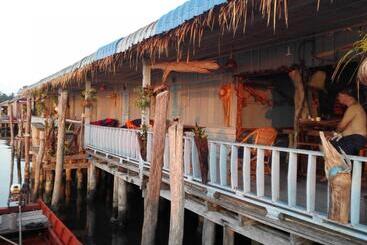پانسیون Firefly Guesthouse