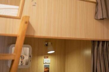 Slow Island Hostel
