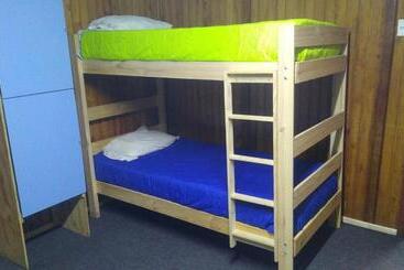 تختخواب و صبحانه Islanet Hostel & Bar