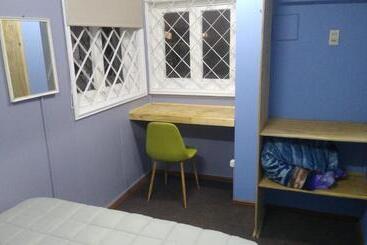 تختخواب و صبحانه Islanet Hostel & Bar